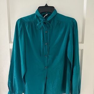 ✨3/$10✨ 1970s Peacock Teal blouse with bow tie - Vintage 🎀